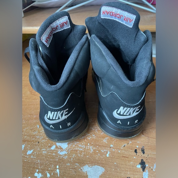 Jordan 5 Metallic 2016 - Picture 4 of 6